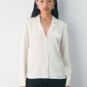 ✅‎ ARITZIA Babaton Dover Satin Shirt IN CREAM SIZE MEDIUM CLASSIC